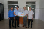 Lễ trao tặng thiết bị họp trực tuyến tại huyện đảo Phú Quý